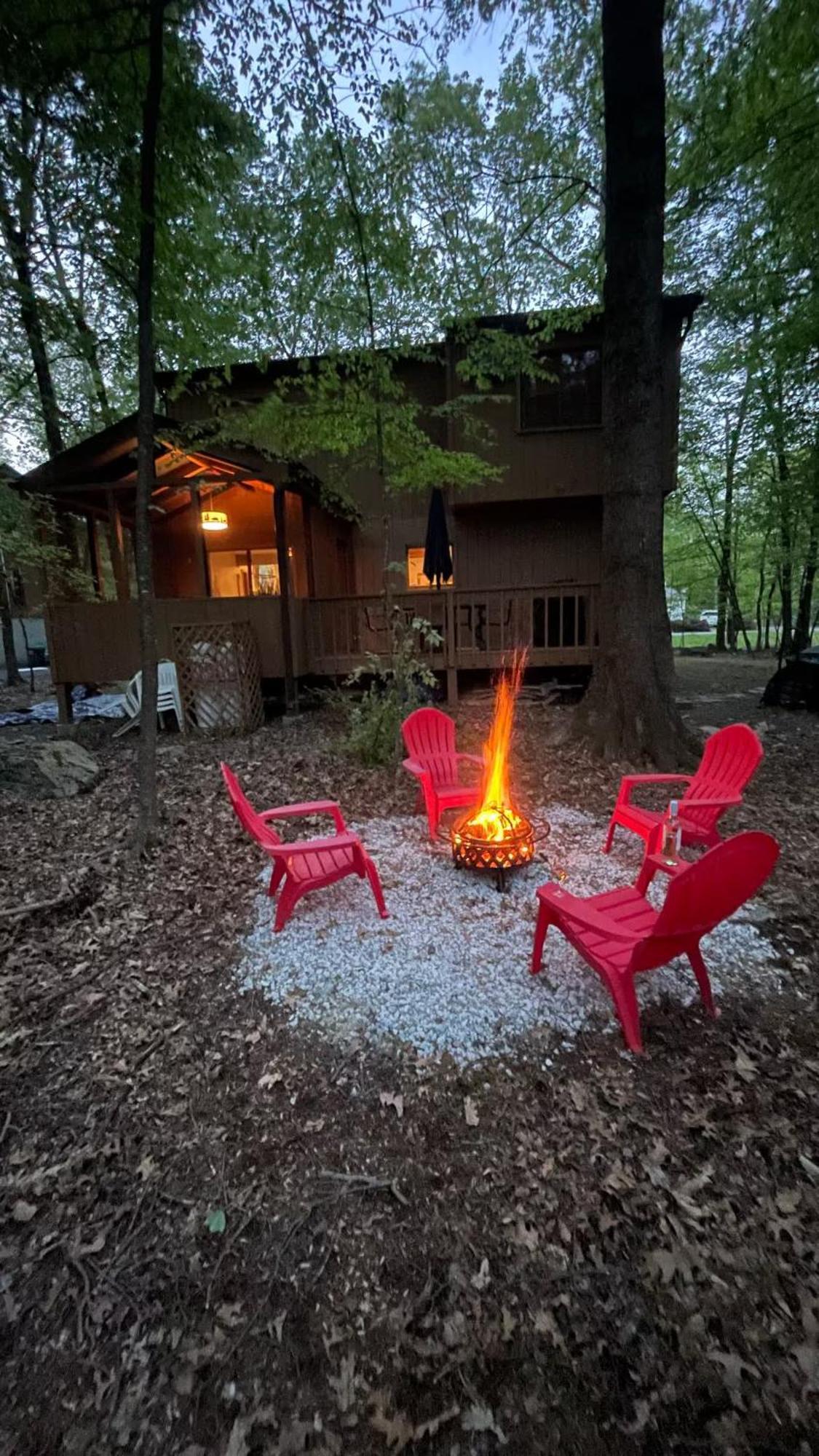 Cozy Cabin At Poconos With Hot Tub And Fire Pit East Stroudsburg Esterno foto